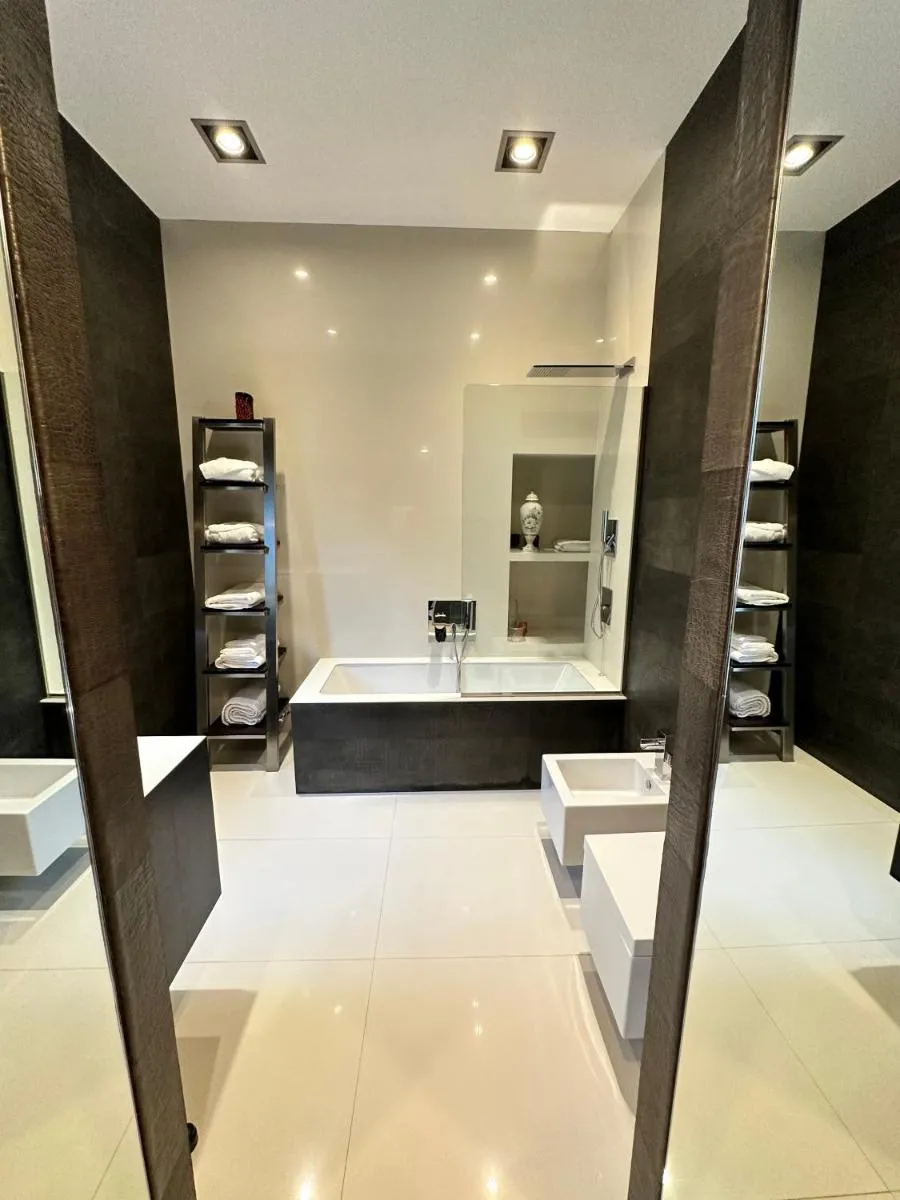 Image 4 of 48 Fourty Eight Luxury Suites
