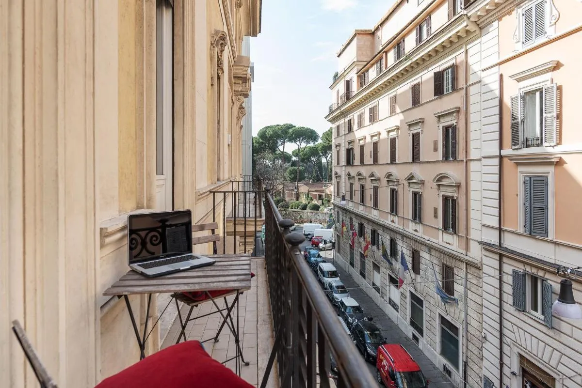 Image 5 of 900 Apartments Lazio, Emilia & La Corte