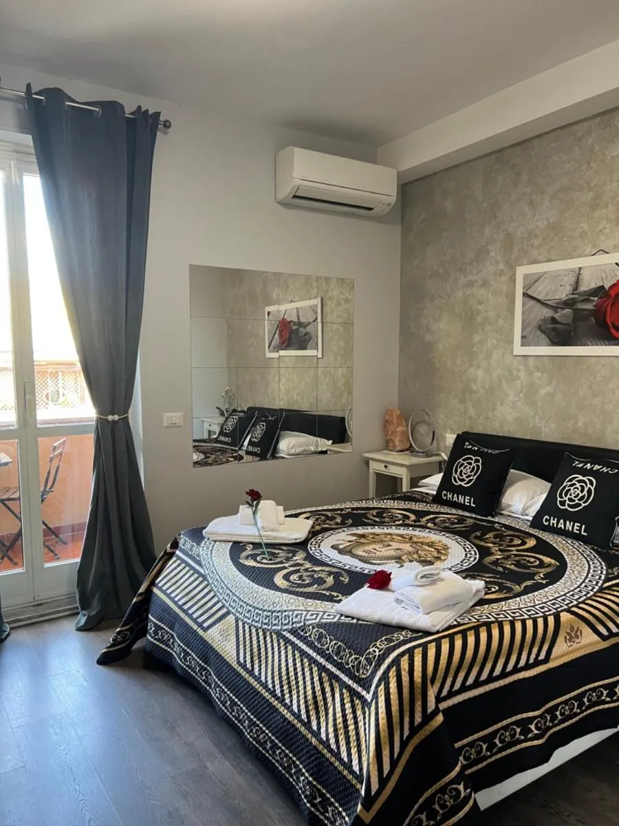 Image 6 of A 2 Passi Dai Musei Luxury Guest House