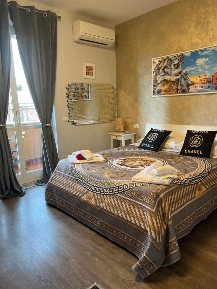 Image 1 of A 2 Passi Dai Musei Luxury Guest House