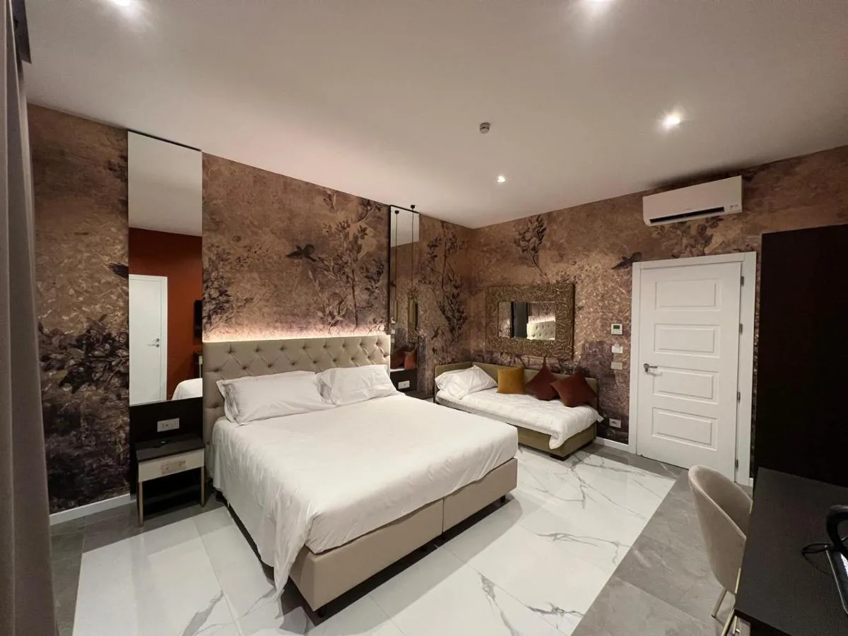 Image 2 of Adelaide Suite Dreams