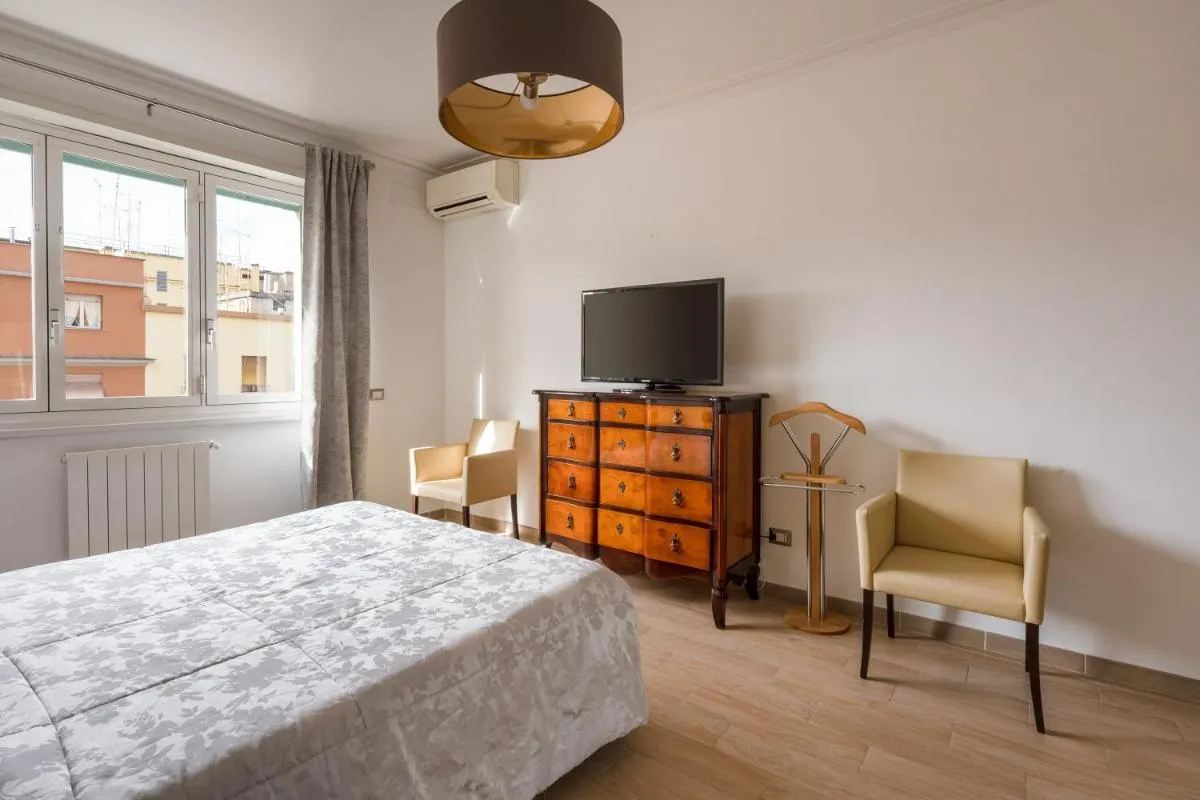 Image 4 of Ancient Roman Style – 7th Floor – Exclusive Apt