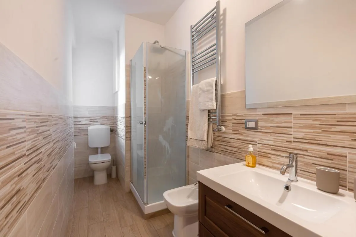 Image 2 of Ancient Roman Style – 7th Floor – Exclusive Apt