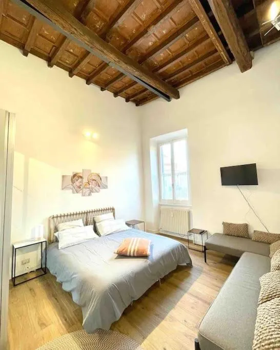 Image 2 of Aphrodite Apartment Piazza Venezia