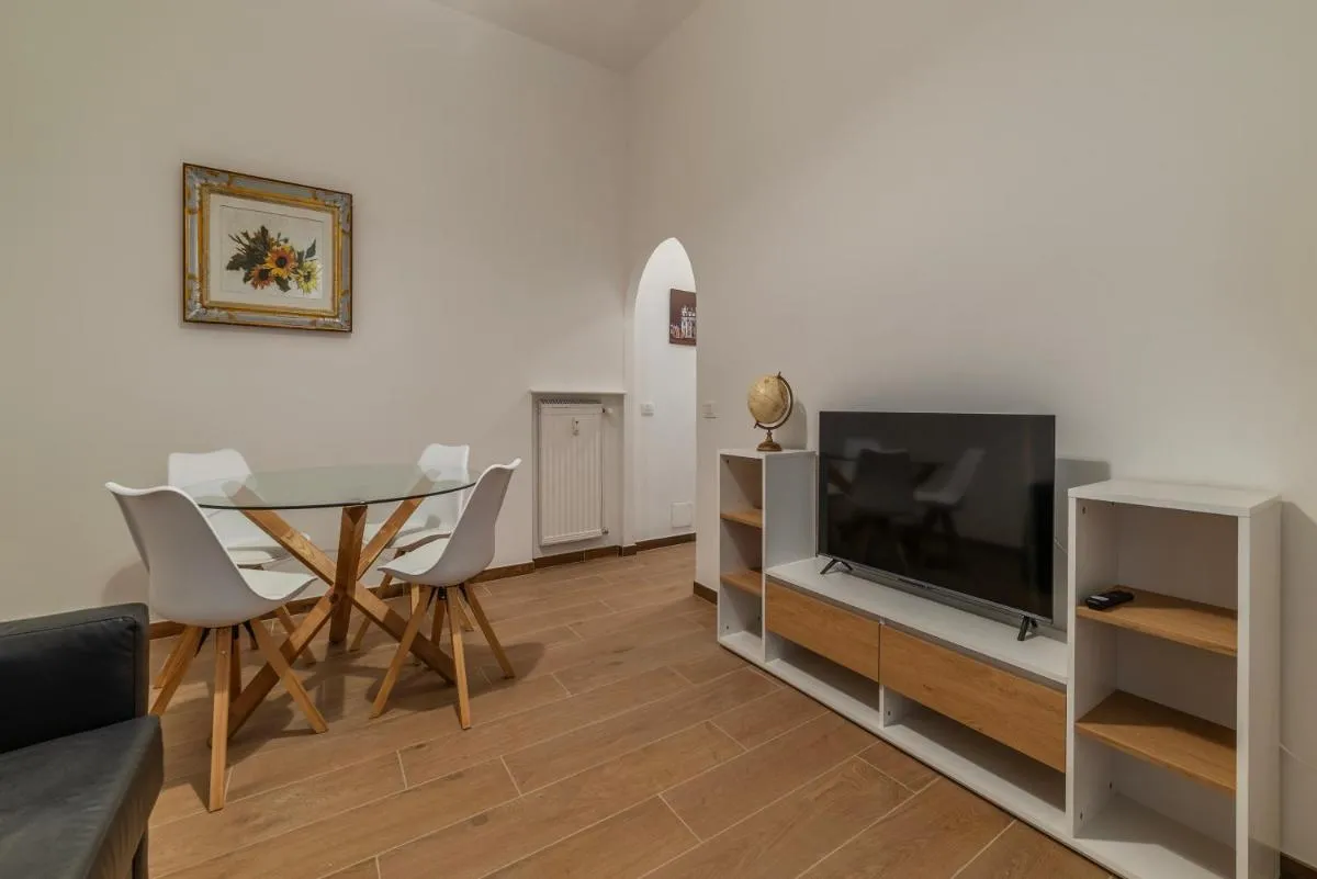Image 4 of A pochi passi dai Musei Vaticani Flat! MM Cipro