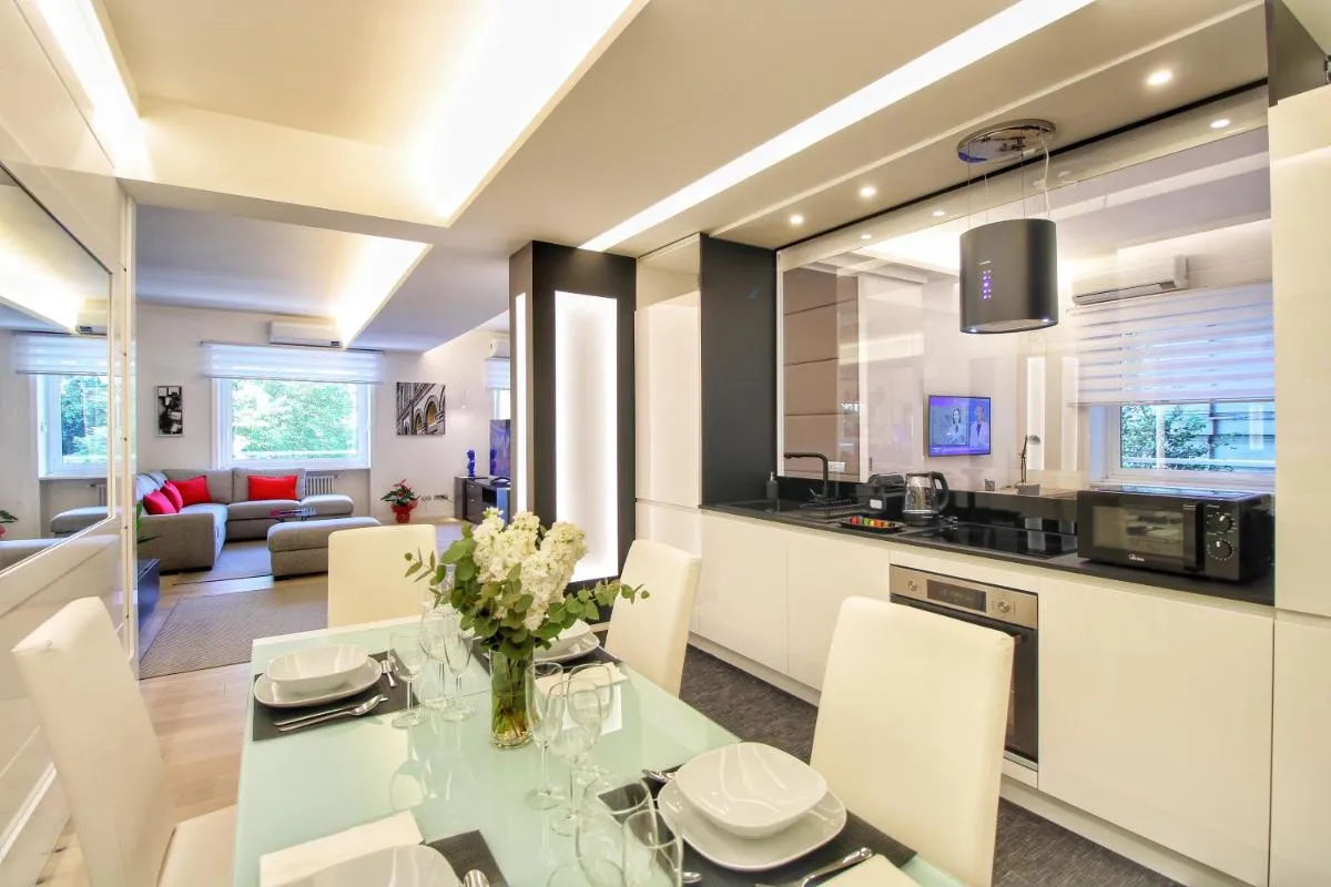 Image 3 of CDR Luxury Suites and Apartment