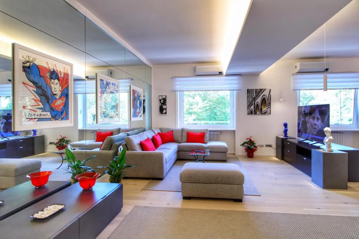 Image 4 of CDR Luxury Suites and Apartment