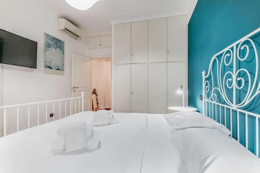 Image 1 of Casa del Borgo Elegant apartment 200 m from the Vatican 8/pax