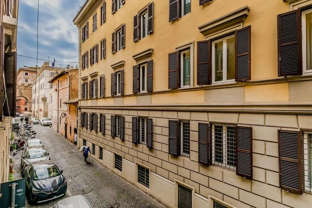 Image 5 of Casa del Borgo Elegant apartment 200 m from the Vatican 8/pax