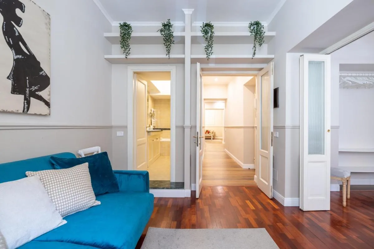 Image 6 of Charming apartment with patio a few steps from Colosseum