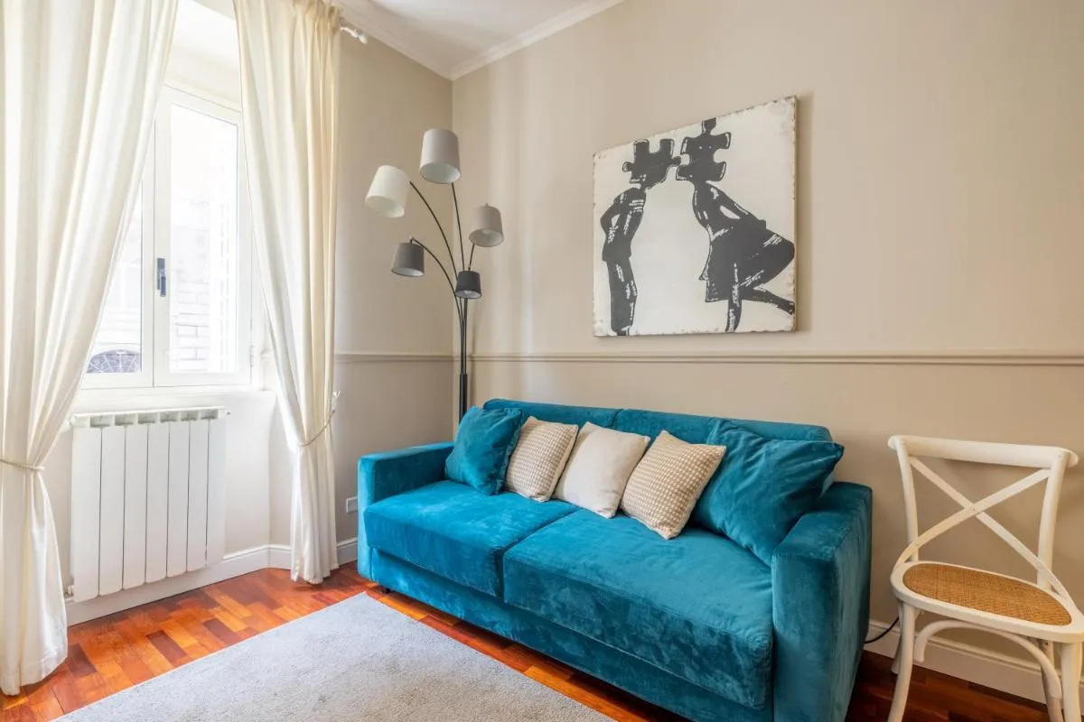 Image 3 of Charming apartment with patio a few steps from Colosseum