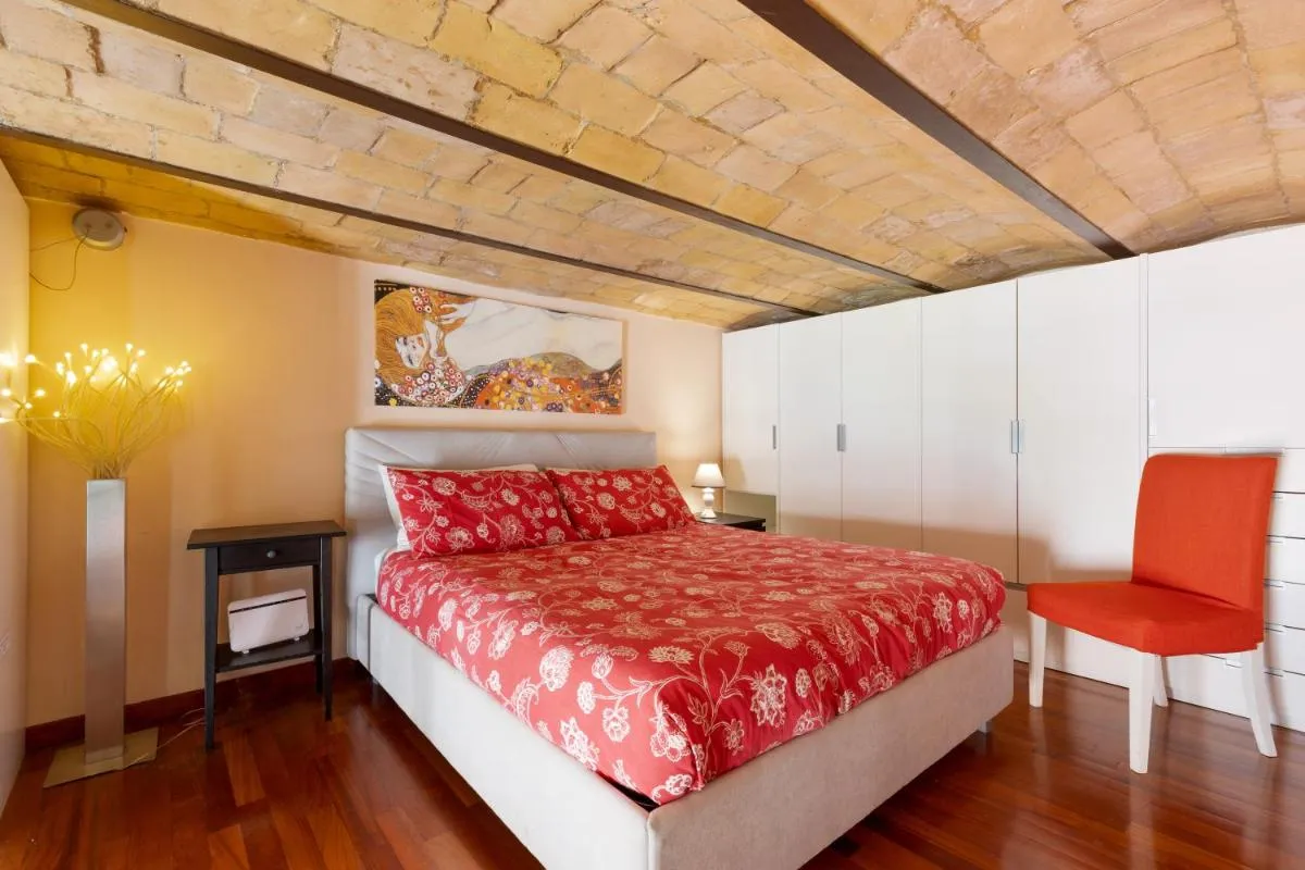 Image 2 of Colosseum romantic loft