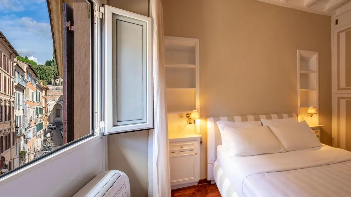 Image 2 of Condotti Spanish Steps Ambassador Apartment