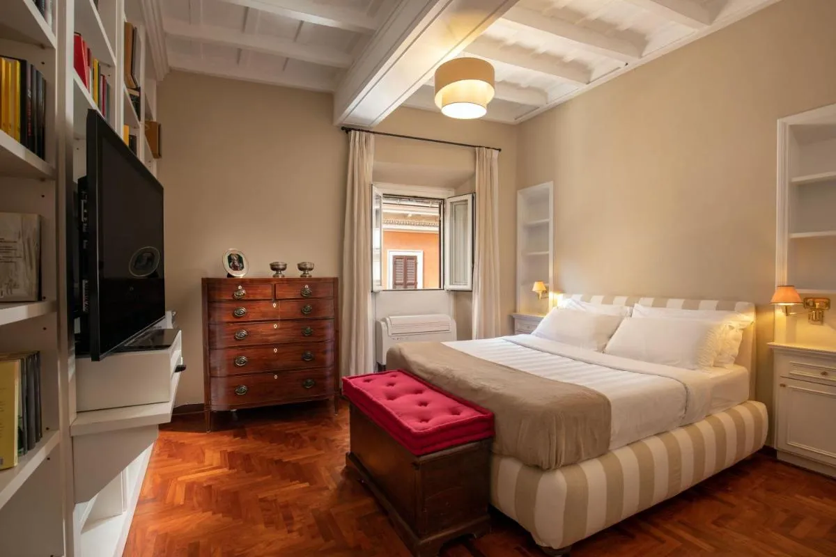 Image 1 of Condotti Spanish Steps Ambassador Apartment