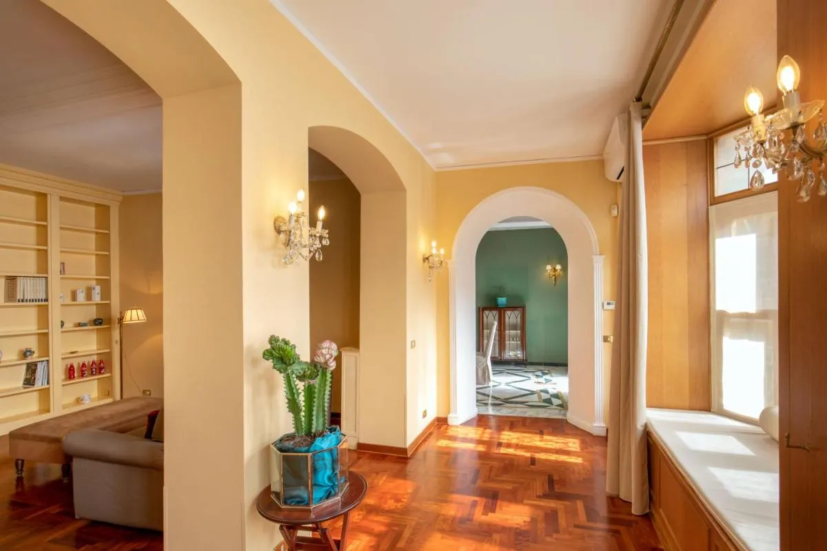 Image 5 of Condotti Spanish Steps Ambassador Apartment