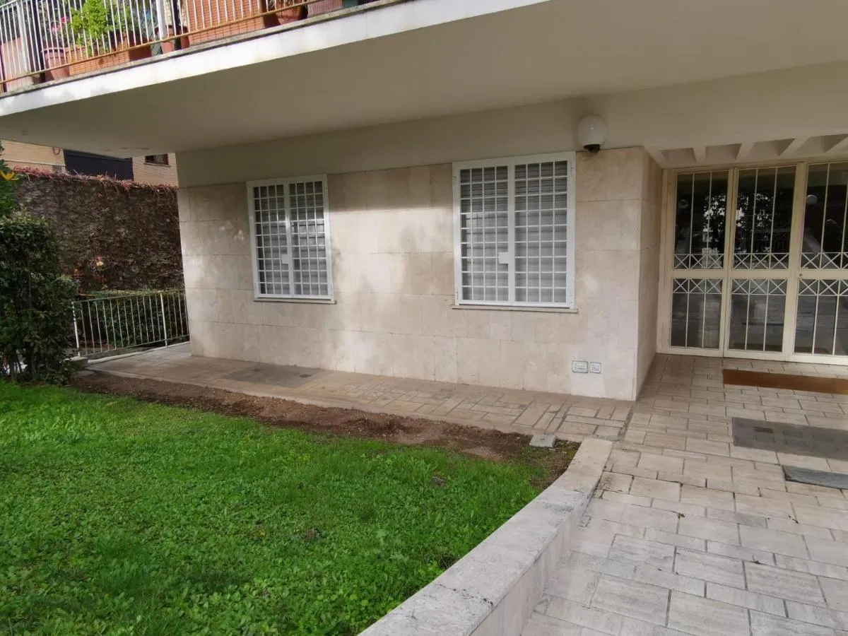 Image 5 of DOMUS B, Corso Francia apartment