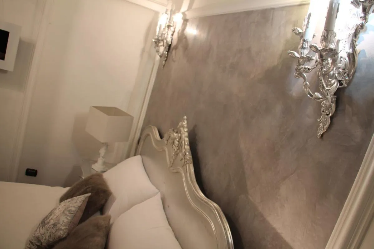 Image 2 of D.R.Rome Spanish Luxury Suites
