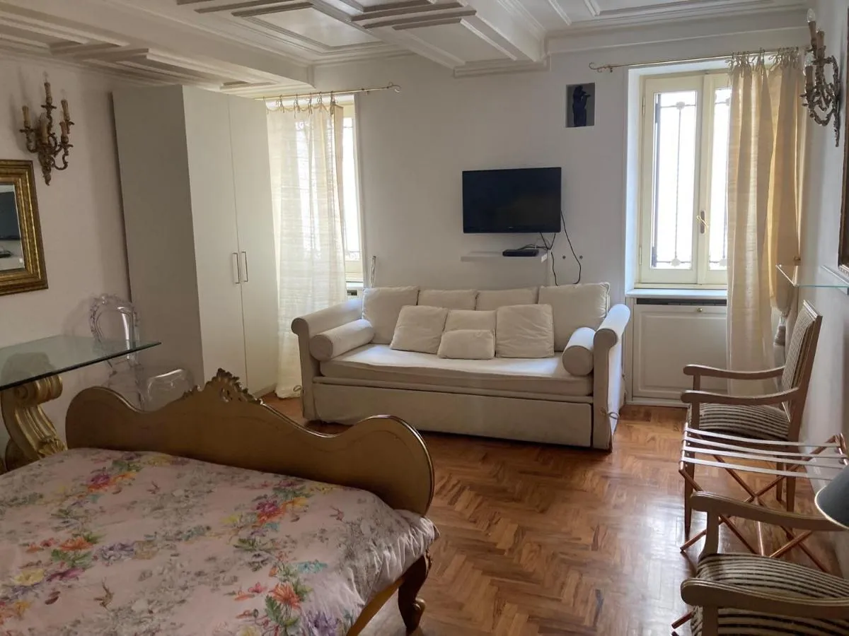 Image 4 of D.R.Rome Spanish Luxury Suites