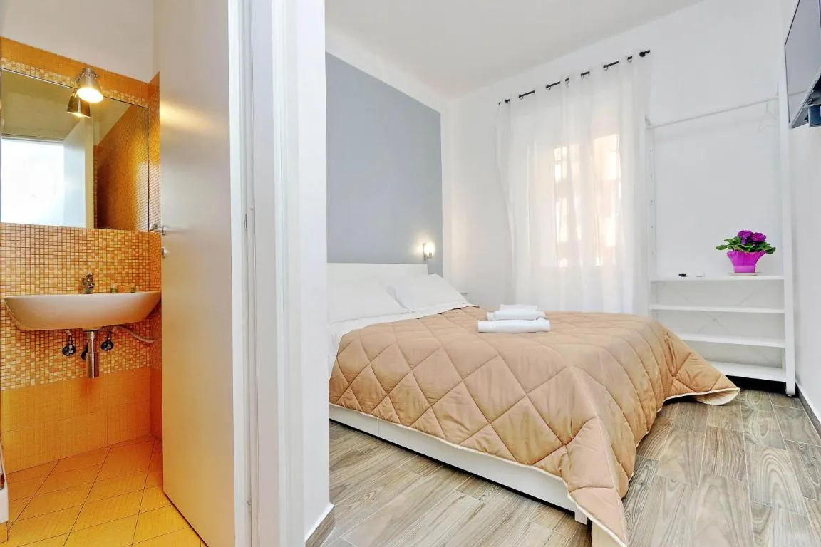 Image of Deco’s Place Roma Cloe