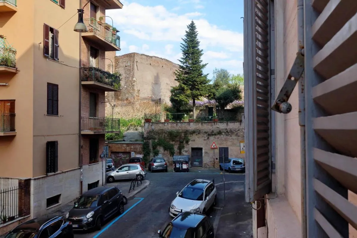 Image 4 of Deco’s Place Roma Zoe