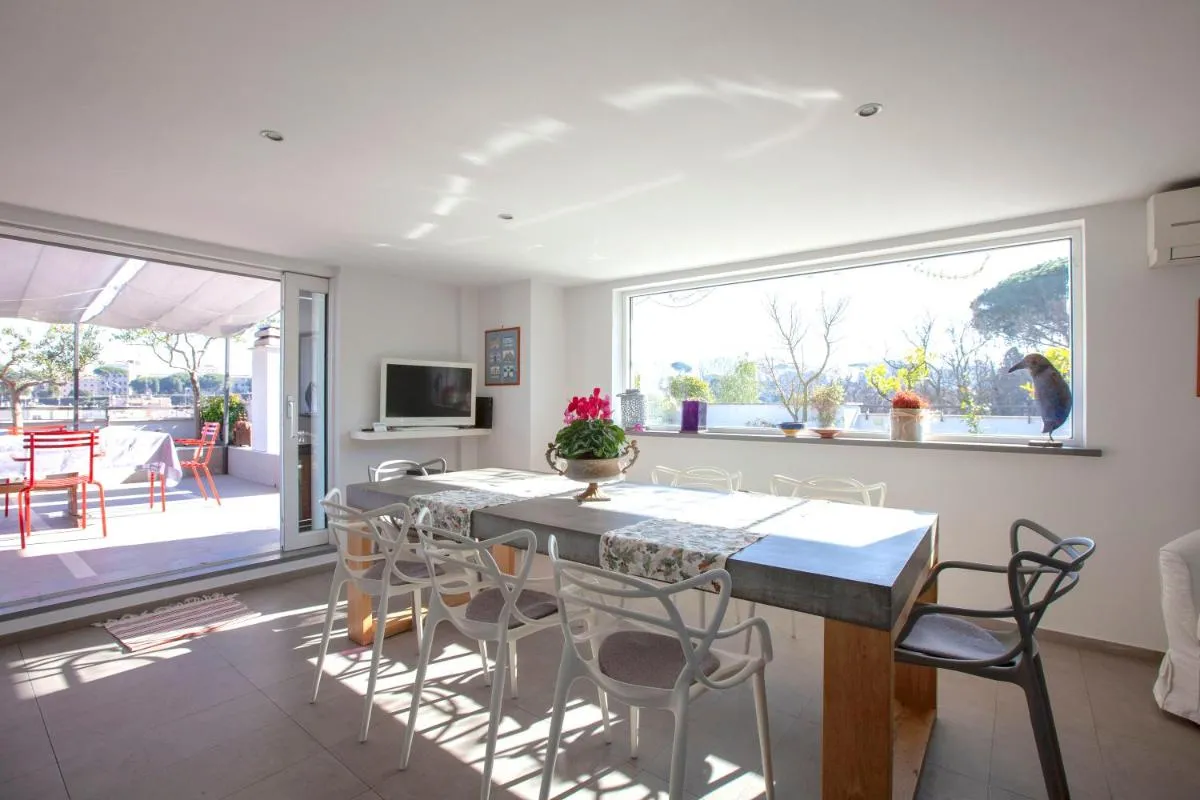 Image 2 of Delmirani’s Book Apartments – Vatican View