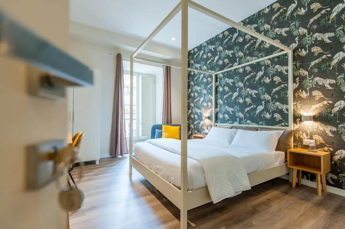 Image 5 of Design 18 Charming Rooms