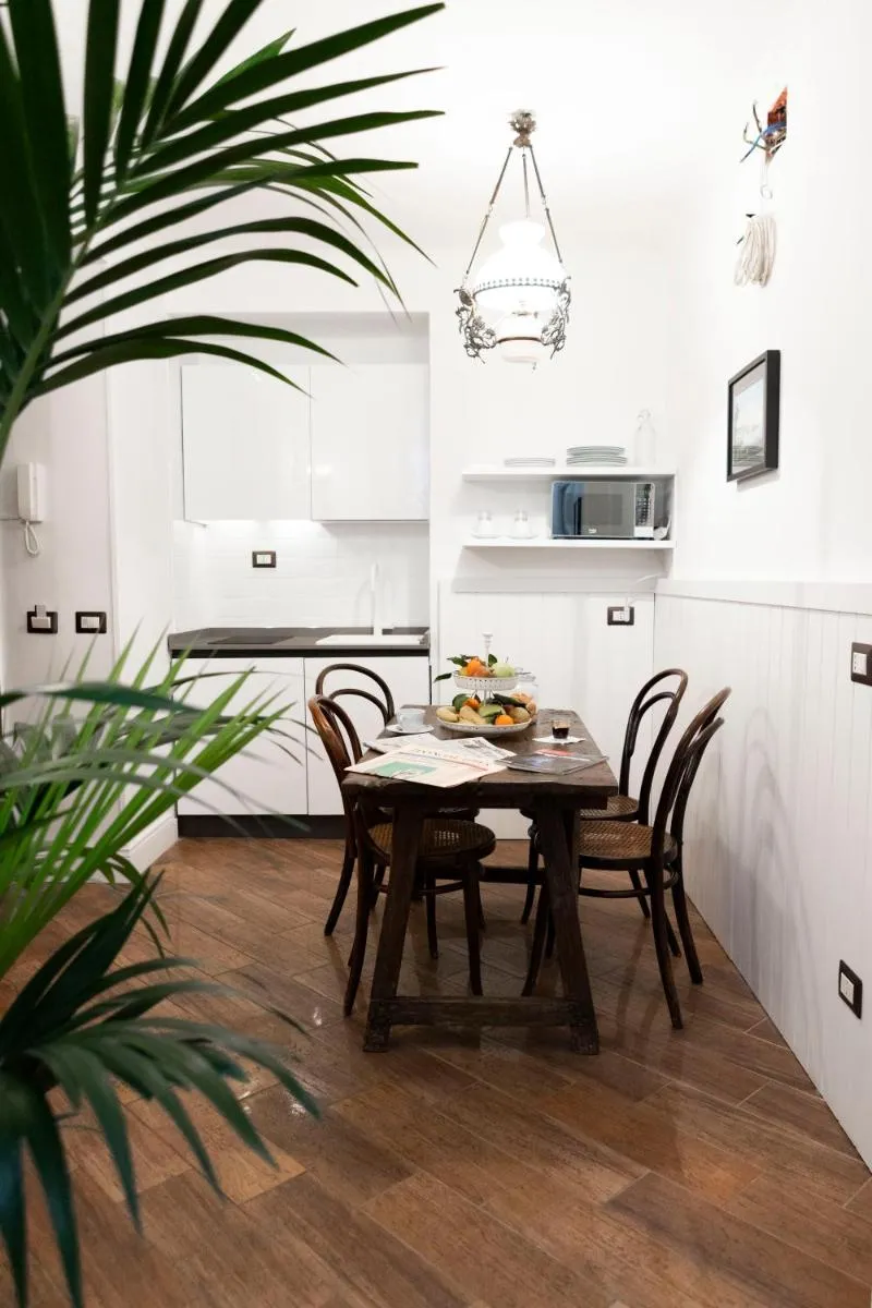 Image 3 of Domus Vitra 23