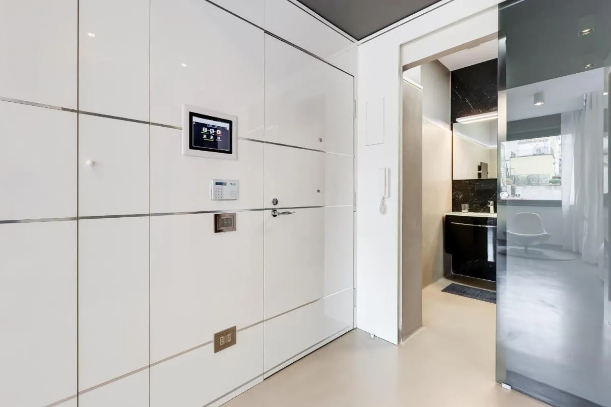 Image 3 of EMERALD Luxury Suite Apartment