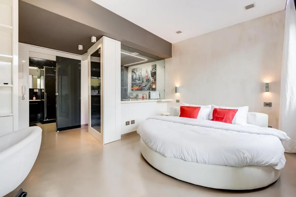 Image 1 of EMERALD Luxury Suite Apartment