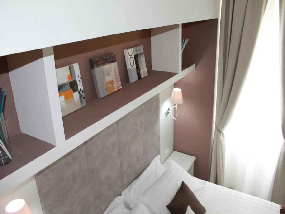 Image 2 of Elenoire Rooms & Suite