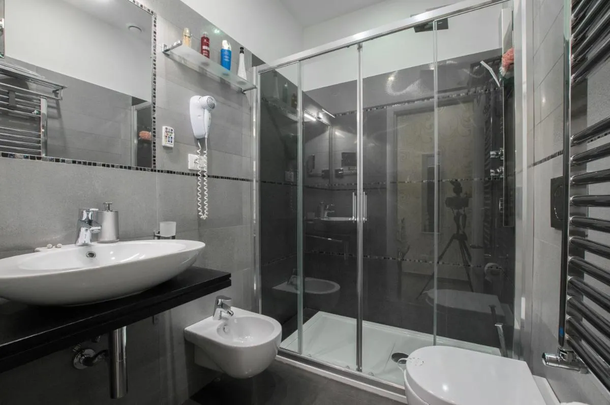 Image 6 of Elenoire Rooms & Suite