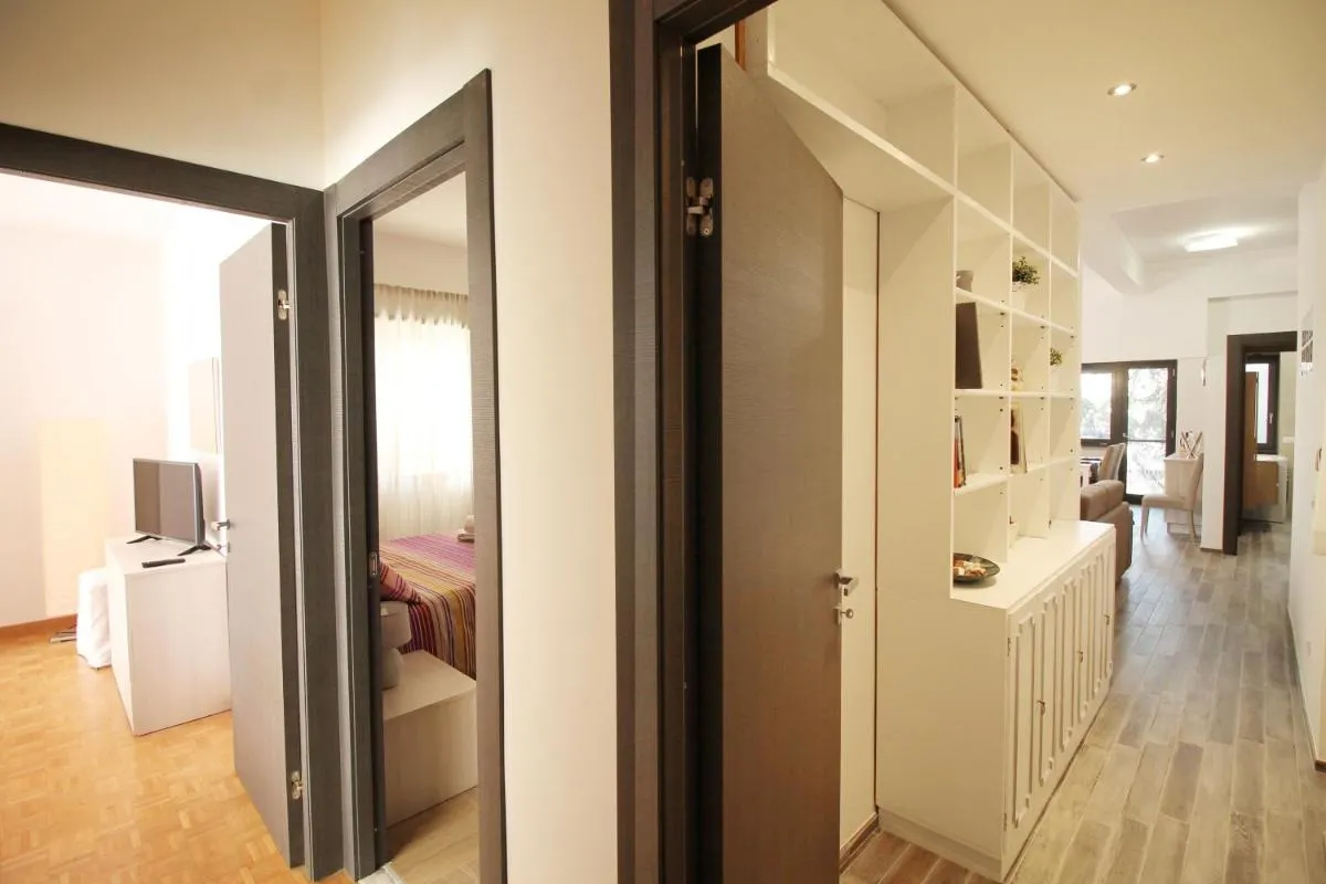 Image 2 of Eur Bright Spacious Terraced Apartment with private parking only for Small Cars
