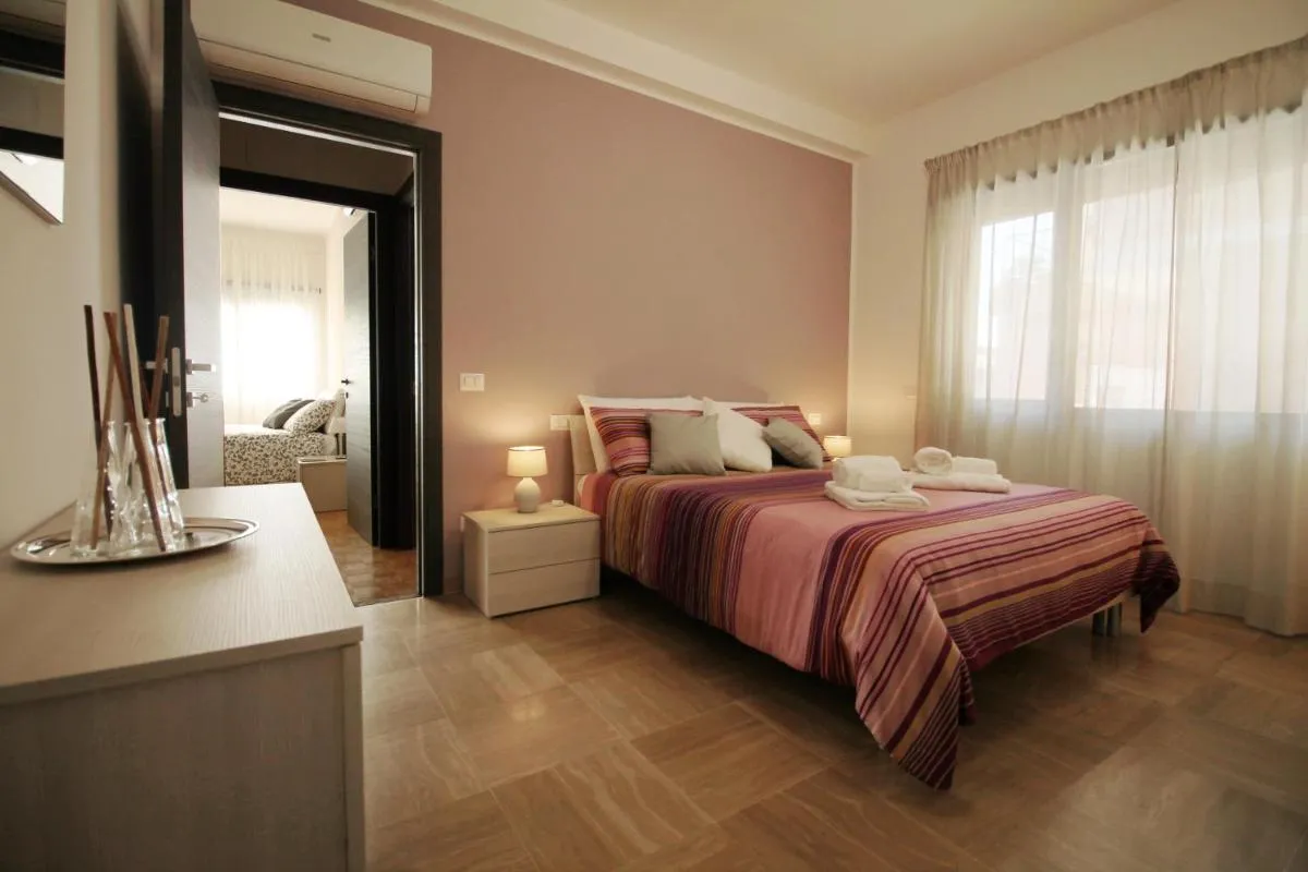 Image 1 of Eur Bright Spacious Terraced Apartment with private parking only for Small Cars
