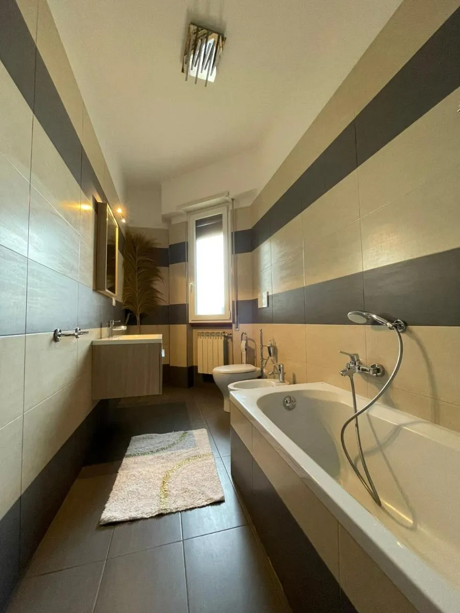Image 4 of Eur Centro lux apartment con camino