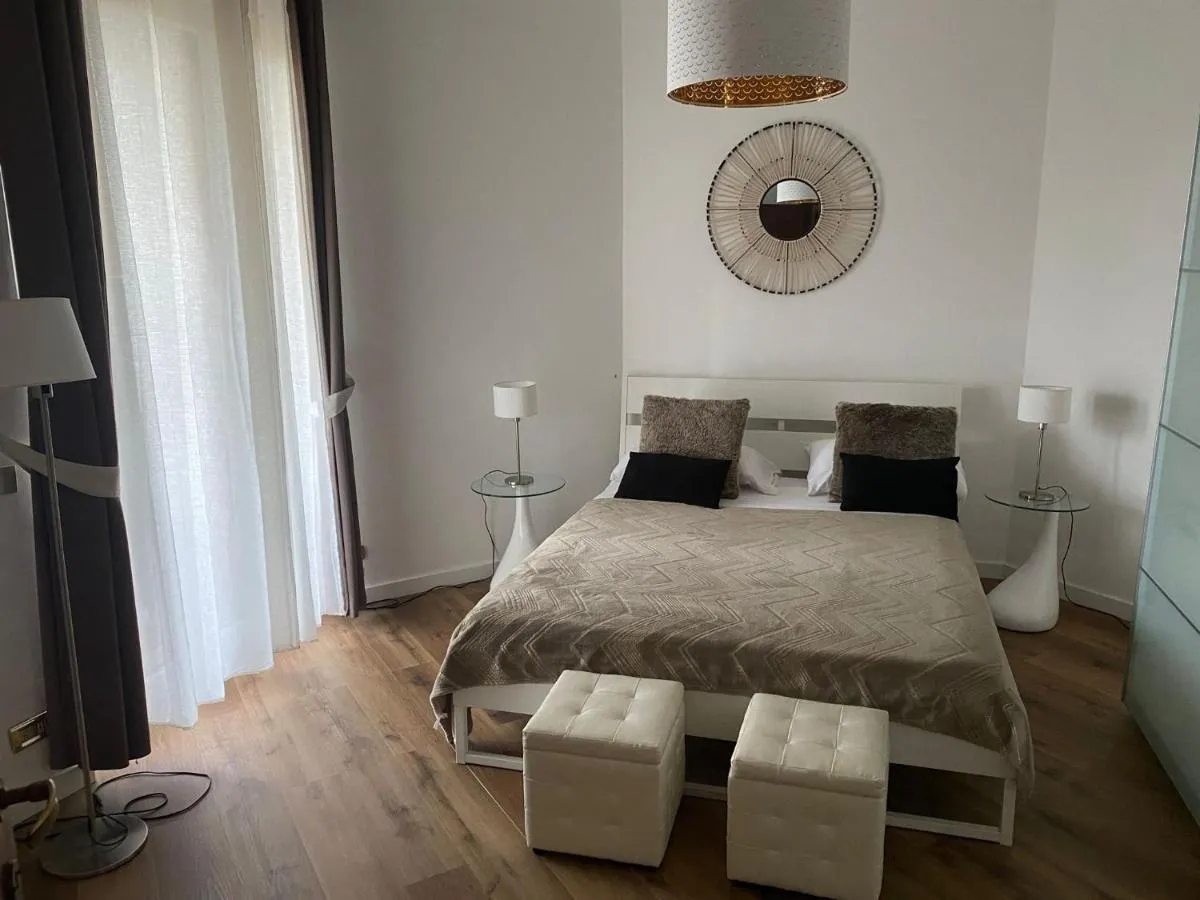 Image 1 of Eur Centro lux apartment con camino