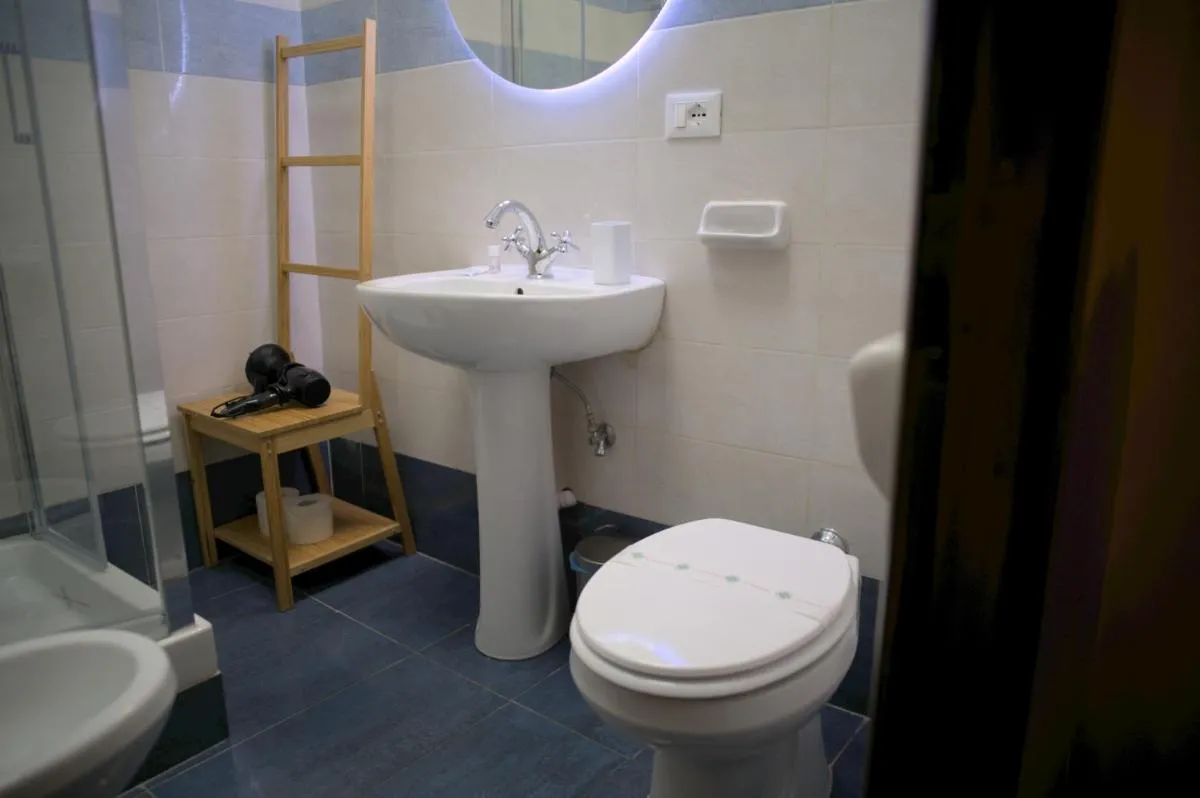 Image 2 of Fontana di Trevi sweet apartment