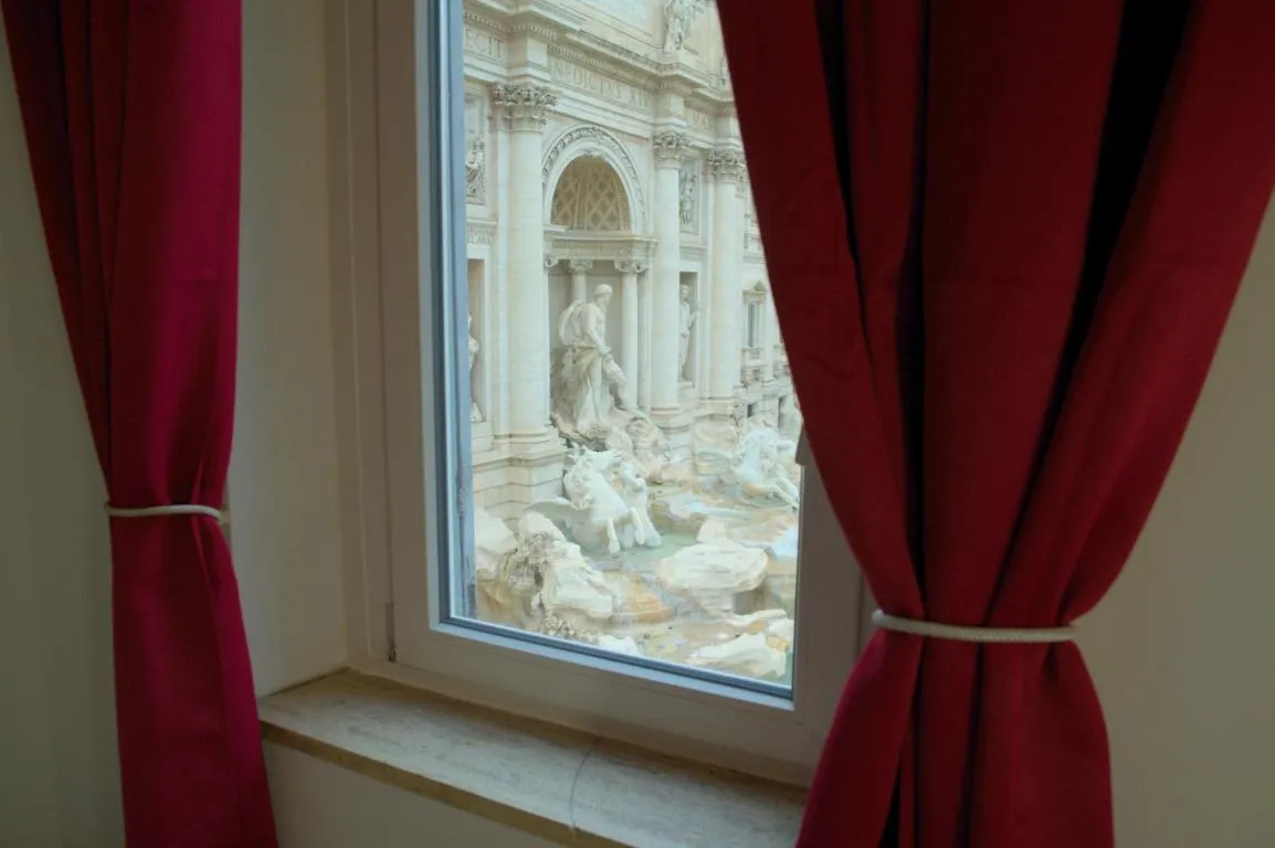 Image of Fontana di Trevi sweet apartment