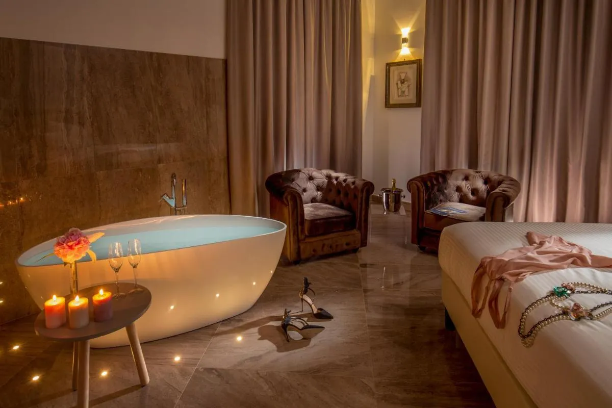 Image 2 of GCF Luxury Suites, Guest house