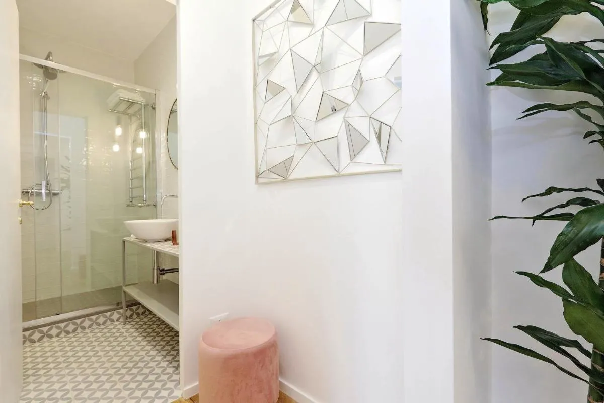 Image 2 of GLAMOUR FLAT