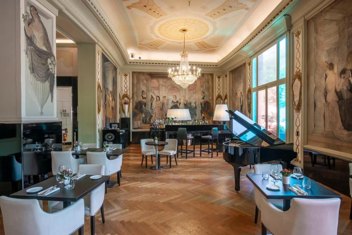 Image 4 of Grand Hotel Palace Rome