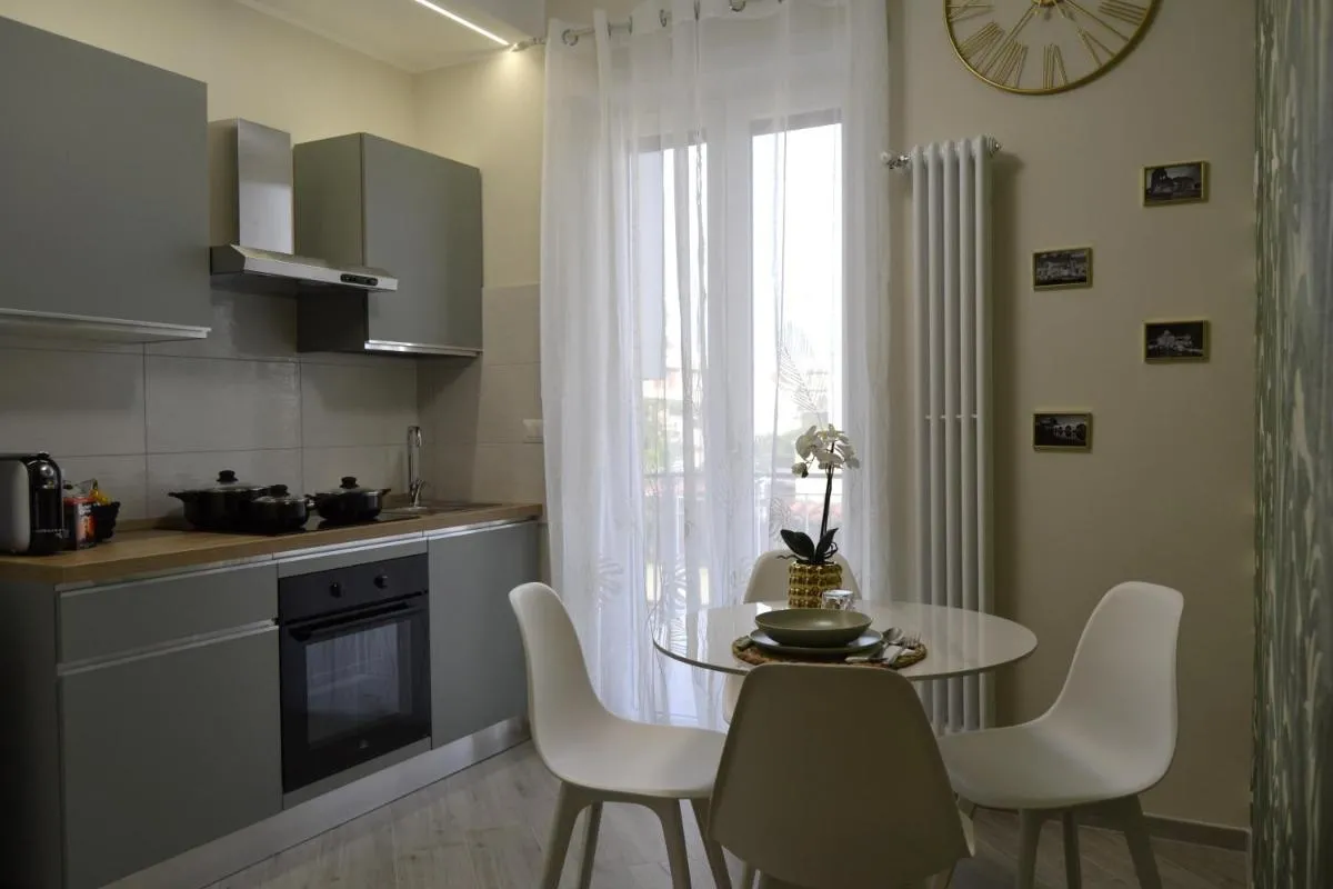 Image 3 of Green and Blue Apartment