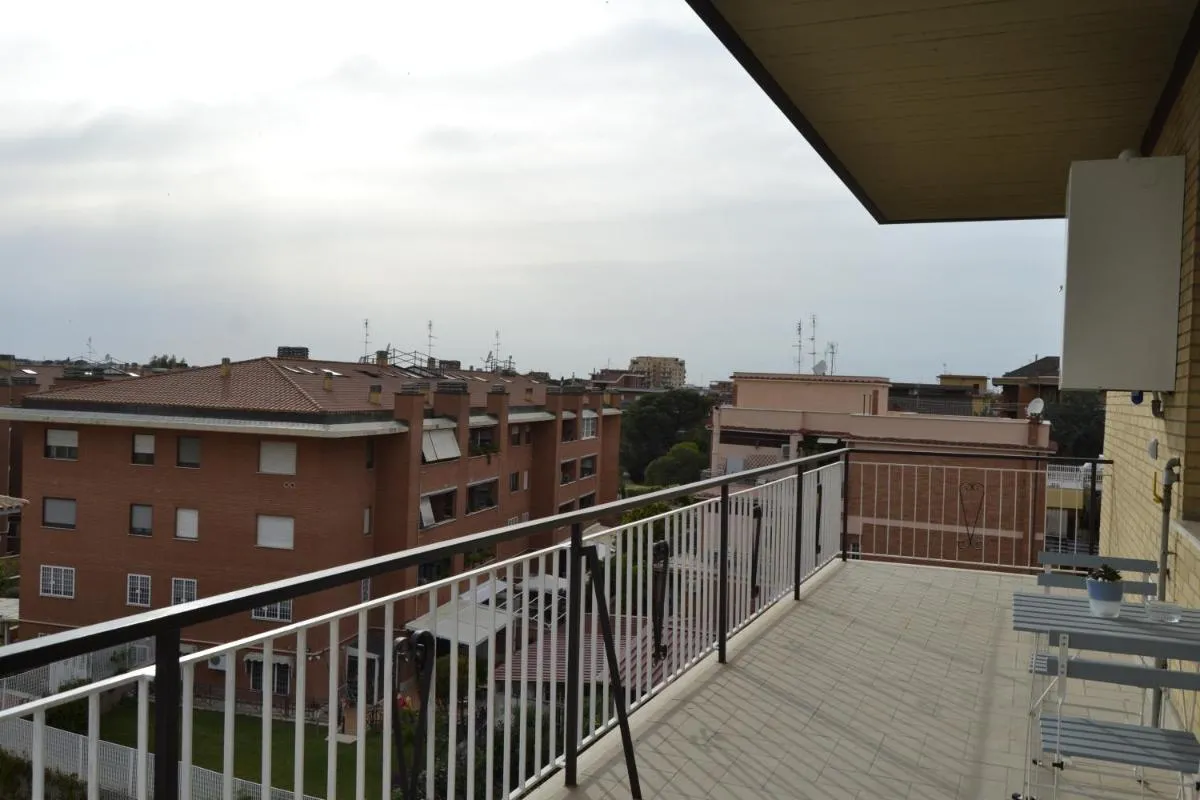 Image 5 of Green and Blue Apartment