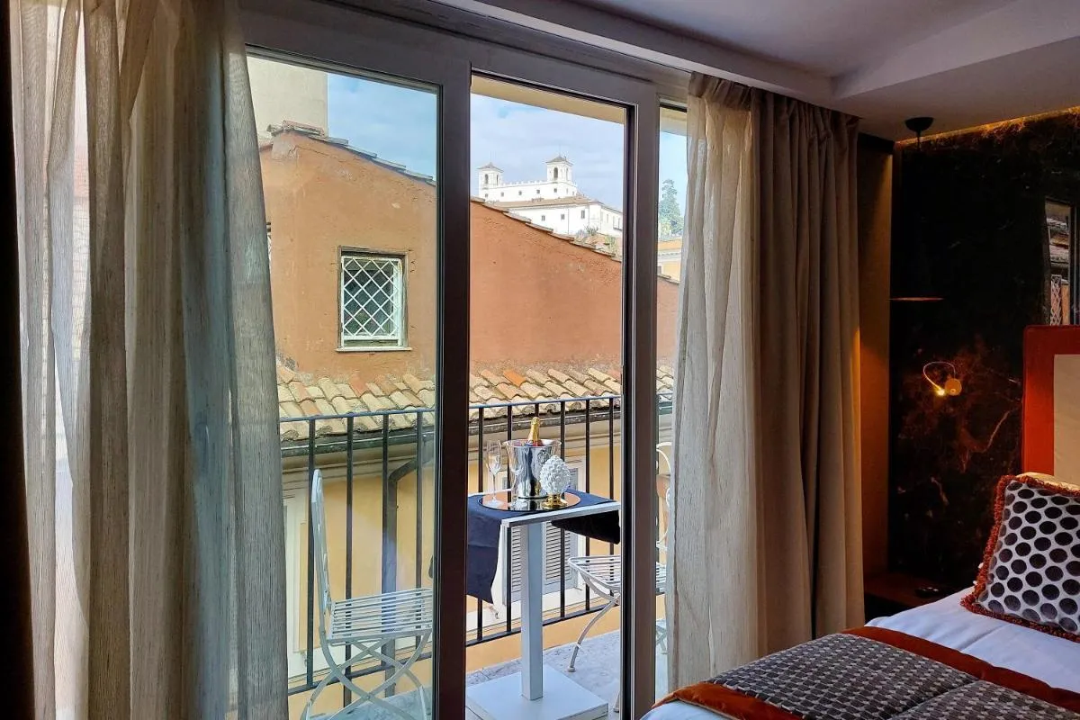 Image 4 of HELMIRAGE PIAZZA DI SPAGNA SUITE
