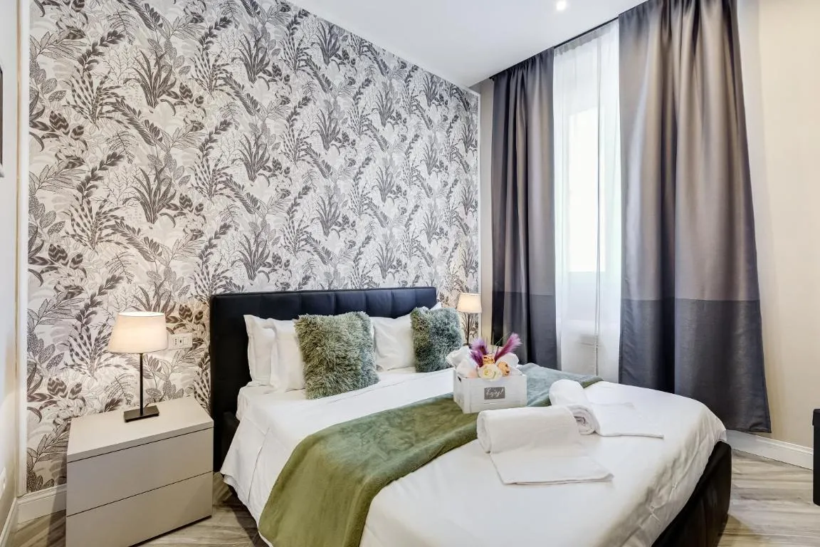 Image of Hanky Suite