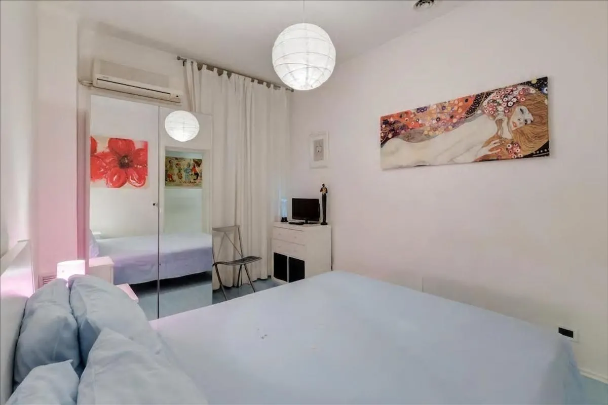 Image 4 of Holiday Jeans Apartment