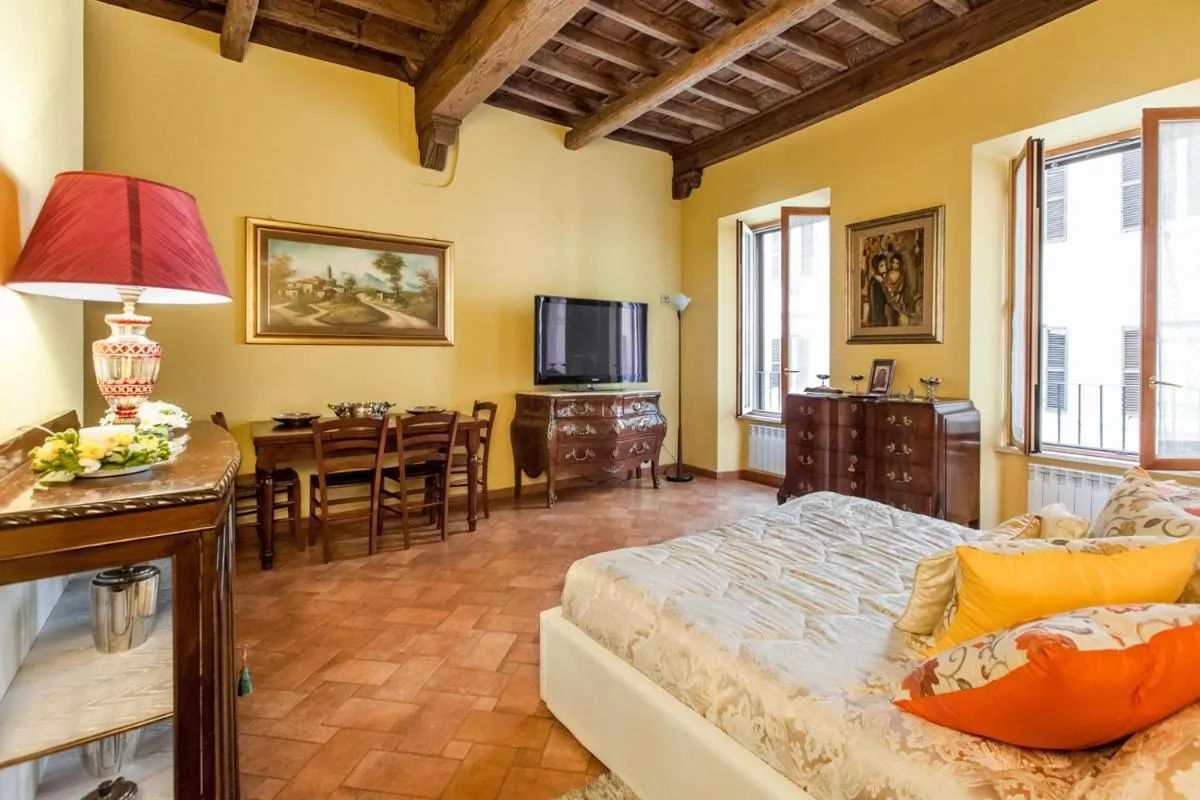 Image 2 of Impero Vaticano Navona Apartment