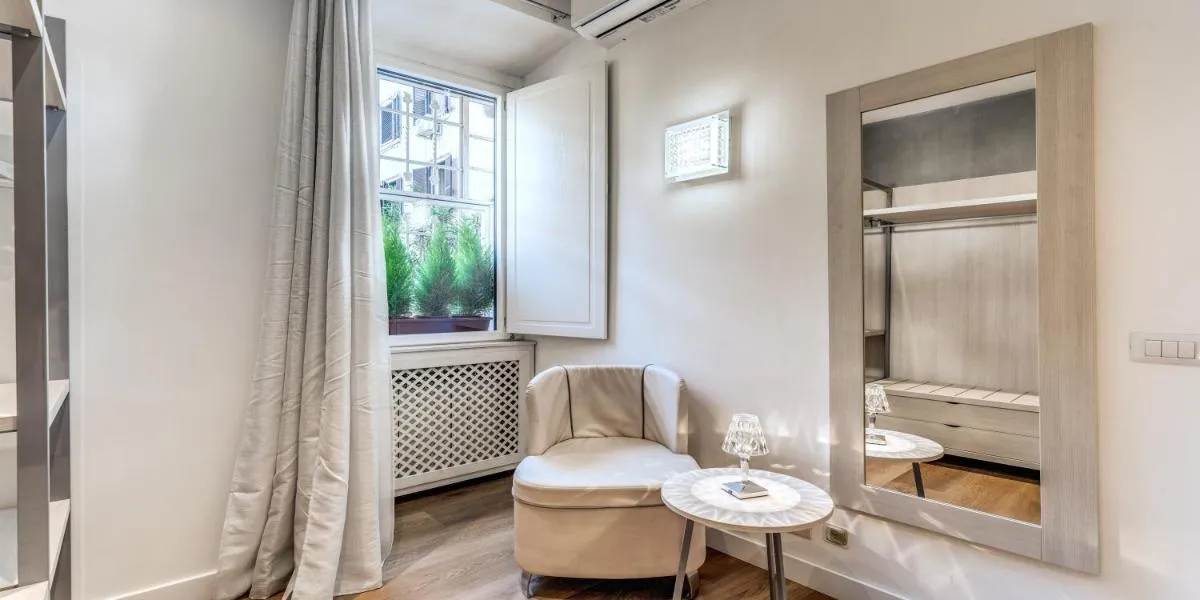Image 2 of Incredible Luxury Suite in the heart of Rome