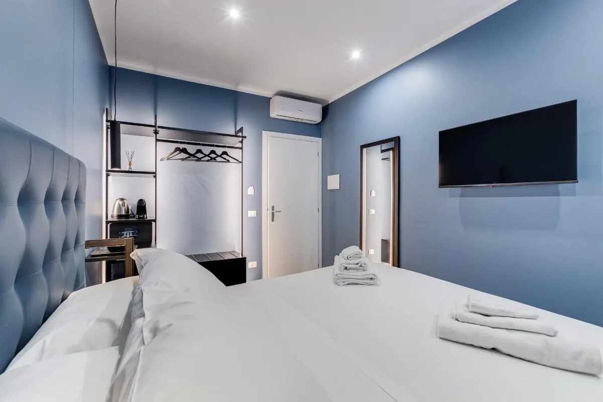 Image 4 of LISA SUITE