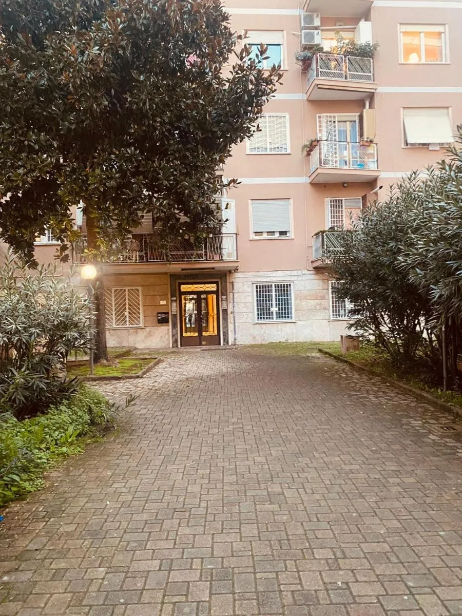 Image 6 of Large Garden