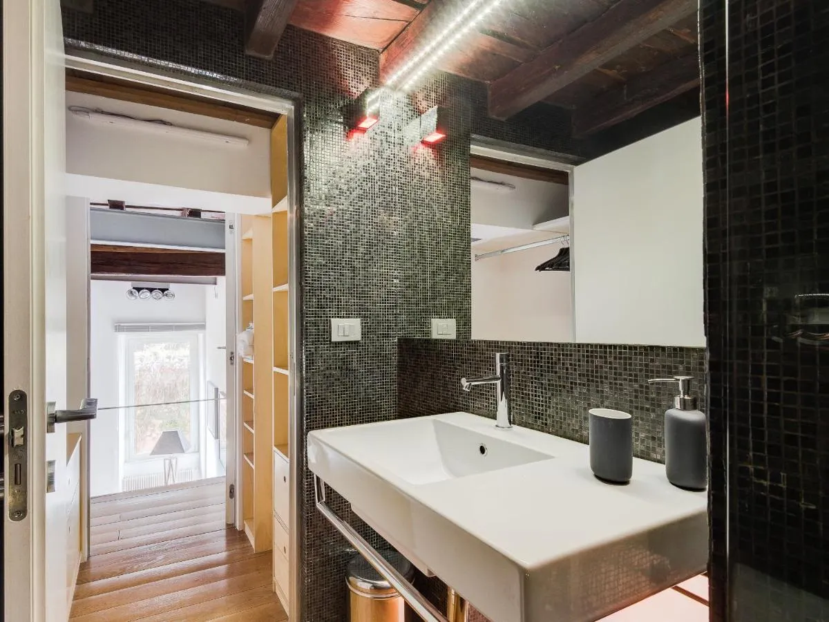Image 2 of Loft in Trastevere